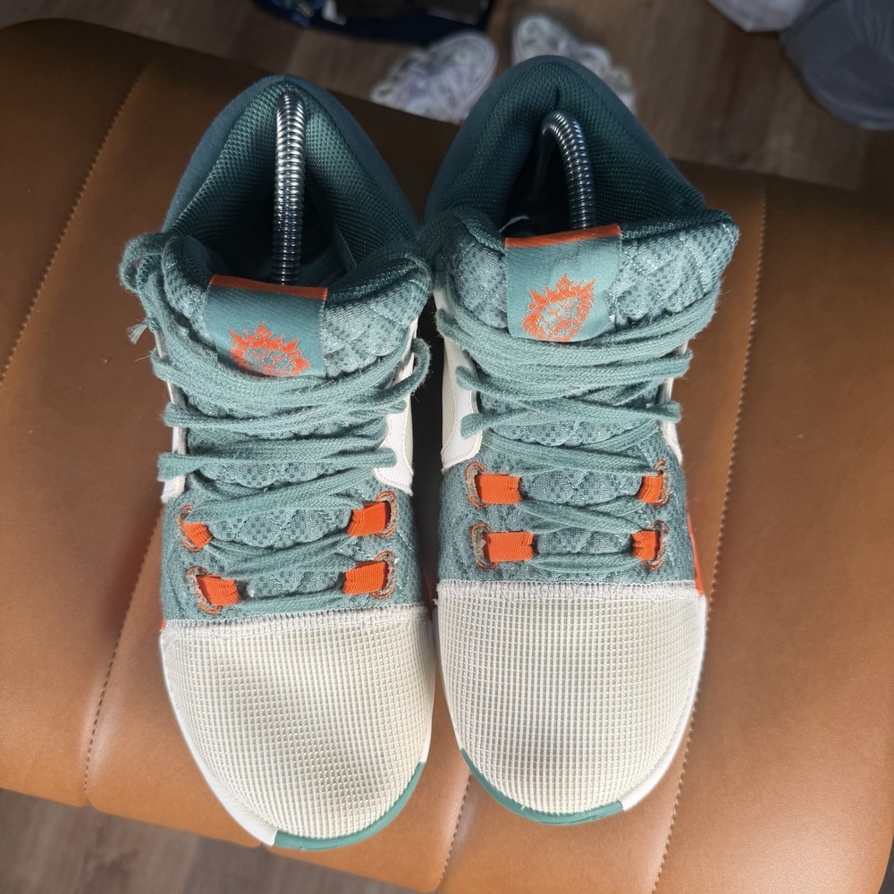 Nike LeBron Witness 8 VIII Basketball Shoes FB2239-101 Sail Orange Men Size 7.5 - Picture 5 of 8
